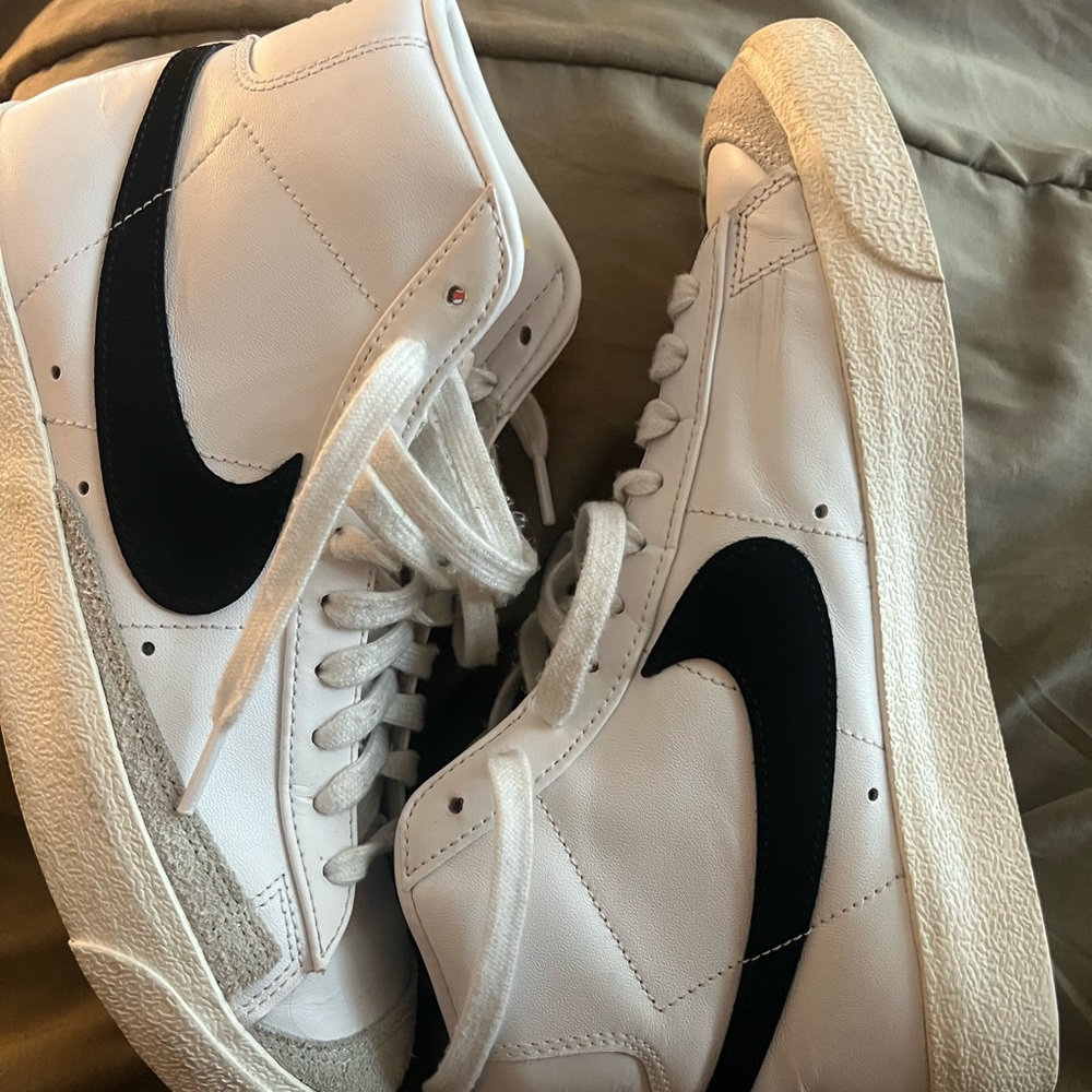 Nike Men's Blazer Mid ‘77 Vintage White-Black